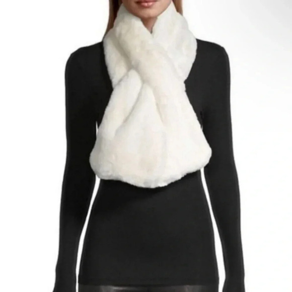 Apparis NWT Faux Fur Scarf - Picture 2 of 5